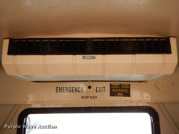 image for item DH6643 2005 International RE300  school bus