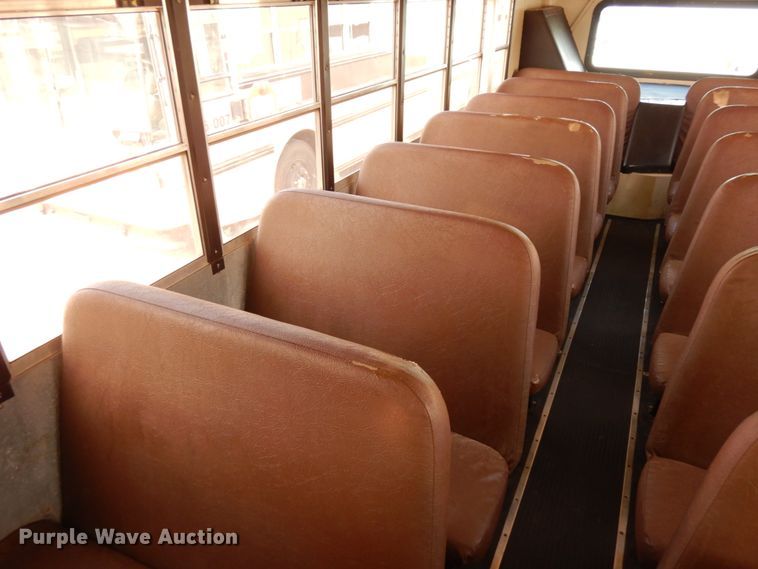 image for item DH6643 2005 International RE300  school bus