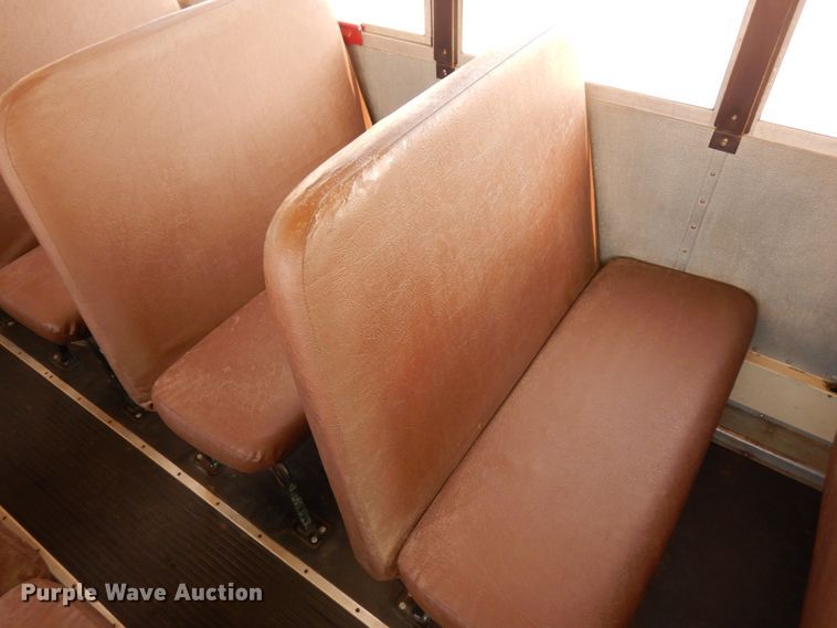 image for item DH6643 2005 International RE300  school bus