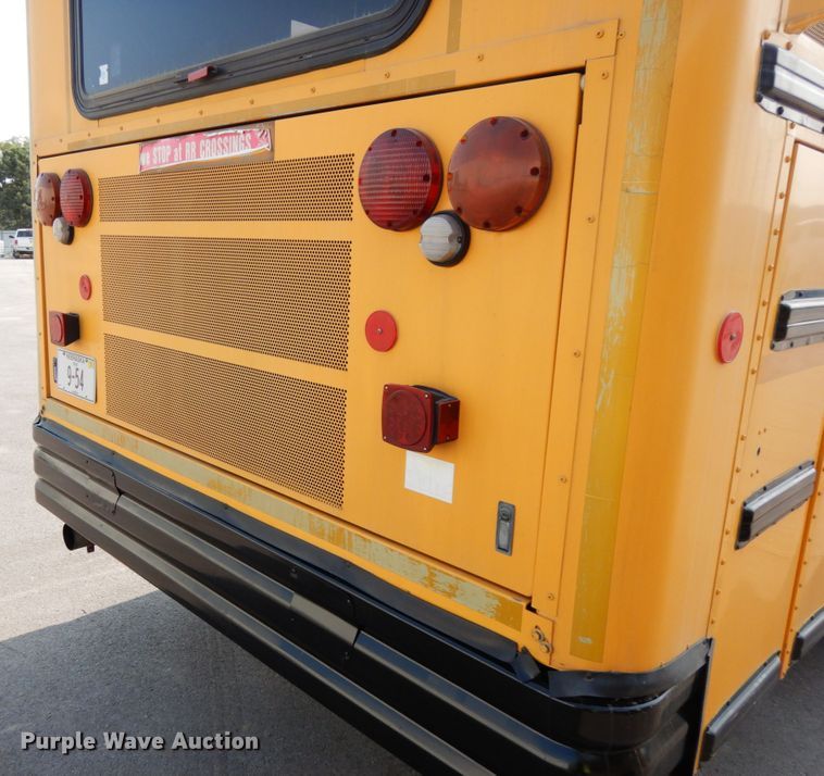 image for item DH6643 2005 International RE300  school bus