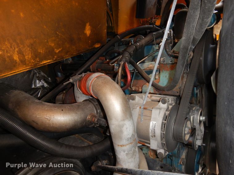 image for item DH6643 2005 International RE300  school bus