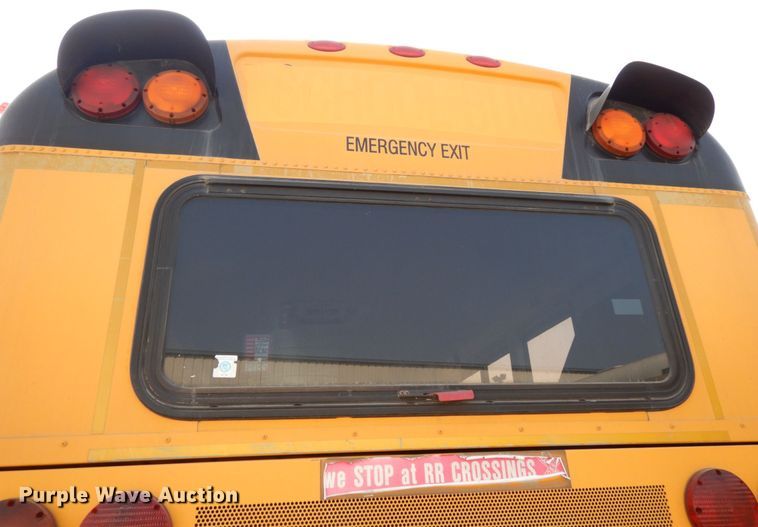 image for item DH6643 2005 International RE300  school bus