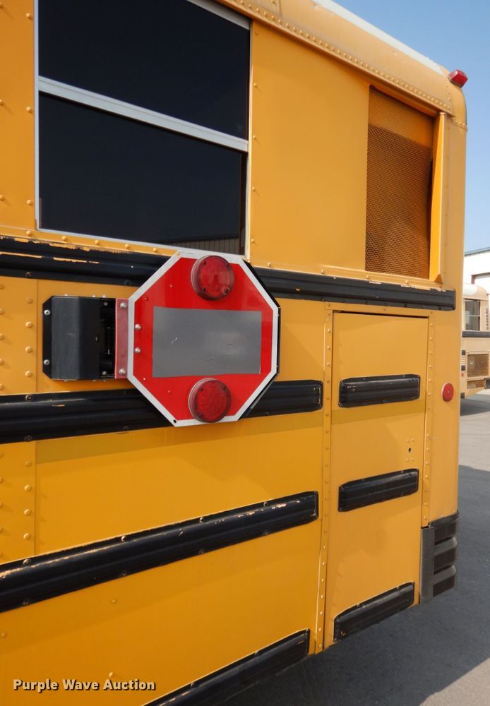 image for item DH6643 2005 International RE300  school bus