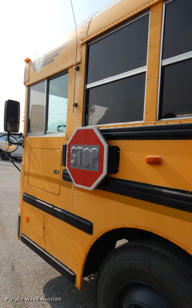 image for item DH6643 2005 International RE300  school bus