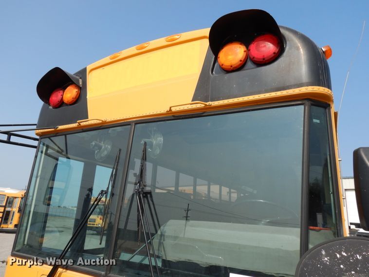 image for item DH6643 2005 International RE300  school bus