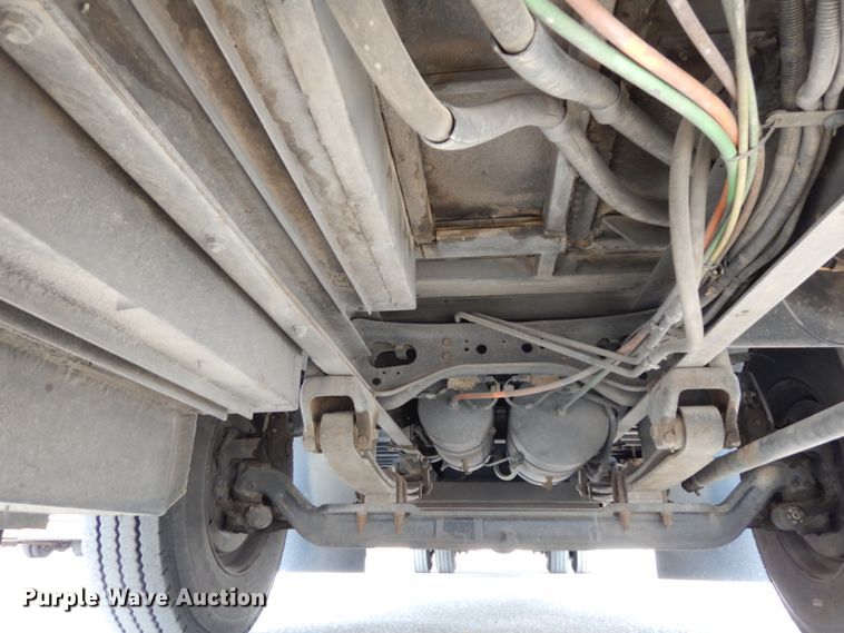 image for item DH6643 2005 International RE300  school bus