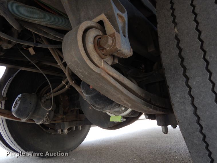 image for item DH6643 2005 International RE300  school bus