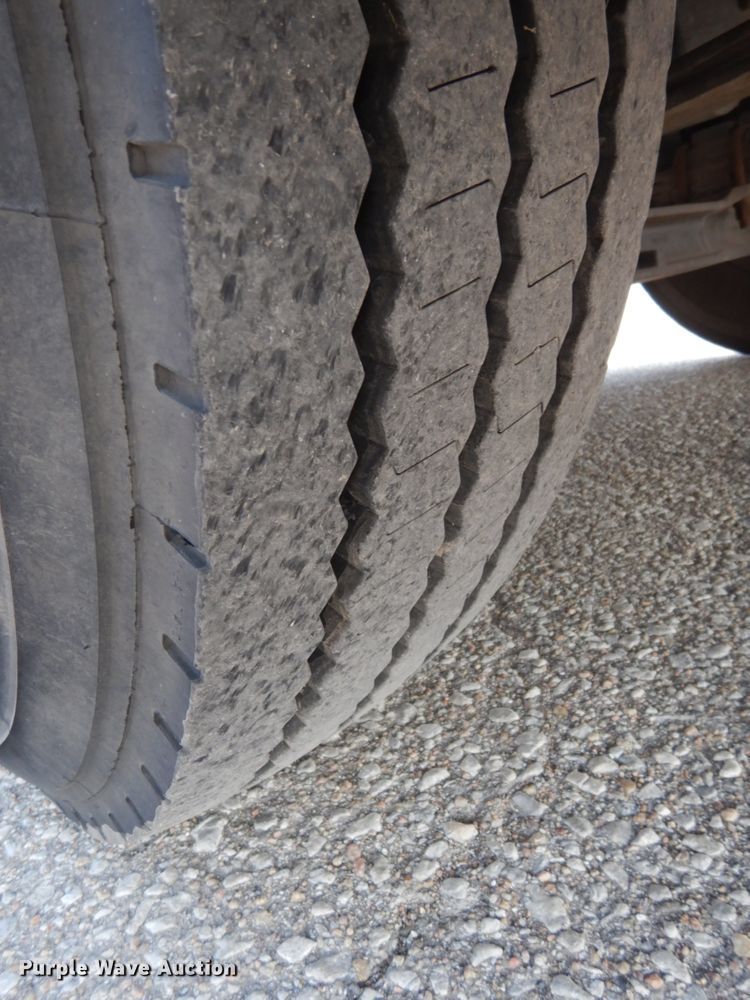 image for item DH6643 2005 International RE300  school bus