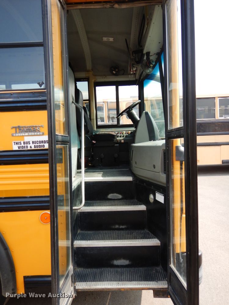 image for item DH6645 2003 Thomas Built Saf-T-Liner  school bus