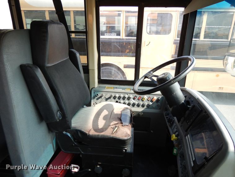 image for item DH6645 2003 Thomas Built Saf-T-Liner  school bus