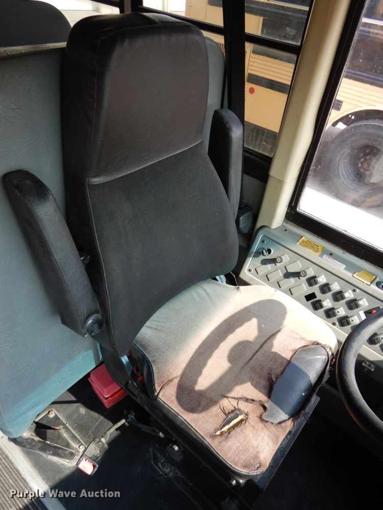 image for item DH6645 2003 Thomas Built Saf-T-Liner  school bus