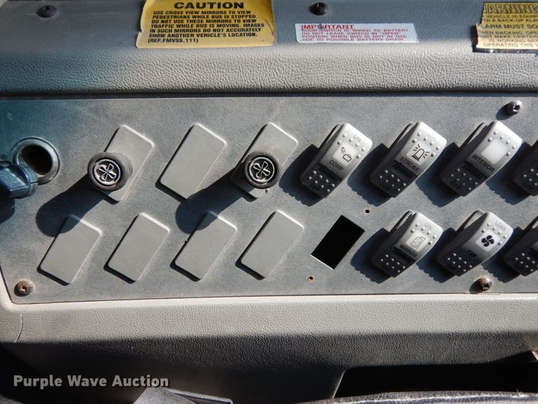 image for item DH6645 2003 Thomas Built Saf-T-Liner  school bus