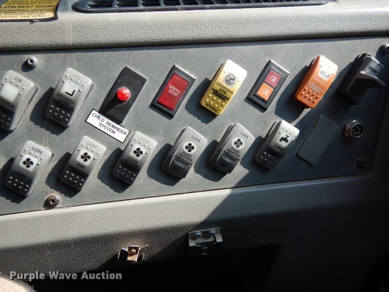 image for item DH6645 2003 Thomas Built Saf-T-Liner  school bus