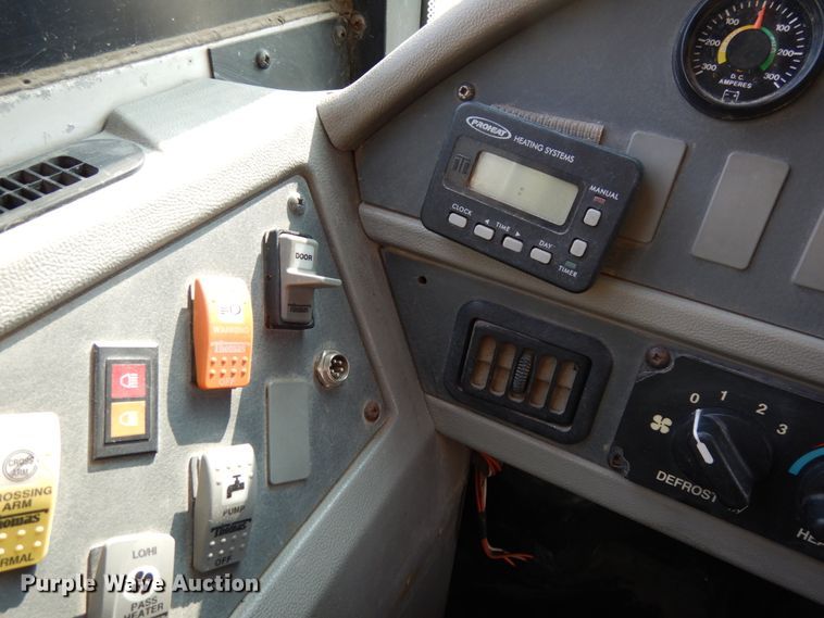 image for item DH6645 2003 Thomas Built Saf-T-Liner  school bus