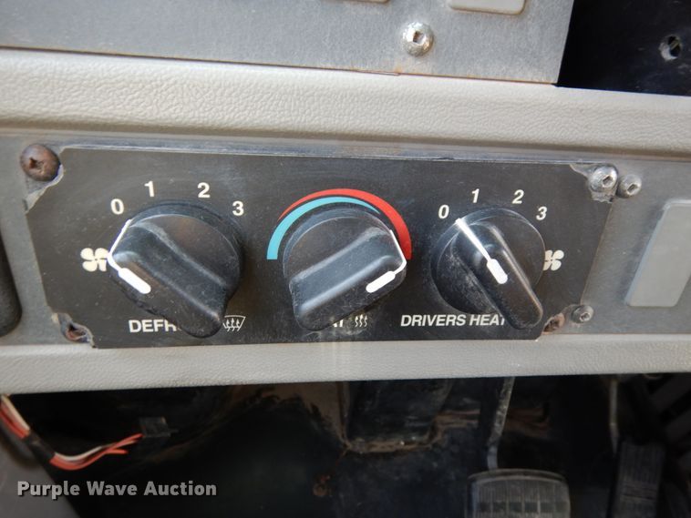 image for item DH6645 2003 Thomas Built Saf-T-Liner  school bus