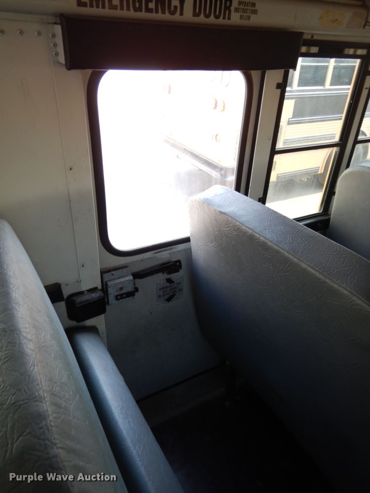 image for item DH6645 2003 Thomas Built Saf-T-Liner  school bus