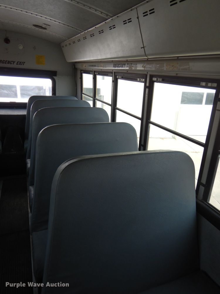 image for item DH6645 2003 Thomas Built Saf-T-Liner  school bus