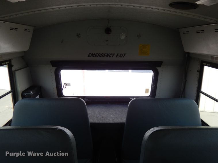 image for item DH6645 2003 Thomas Built Saf-T-Liner  school bus