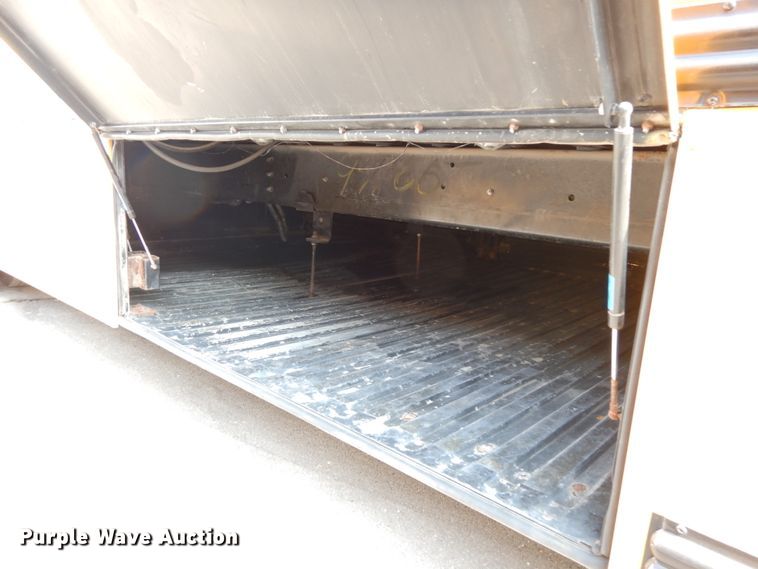 image for item DH6645 2003 Thomas Built Saf-T-Liner  school bus