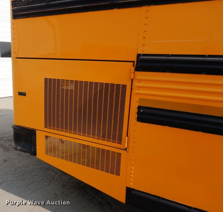 image for item DH6645 2003 Thomas Built Saf-T-Liner  school bus