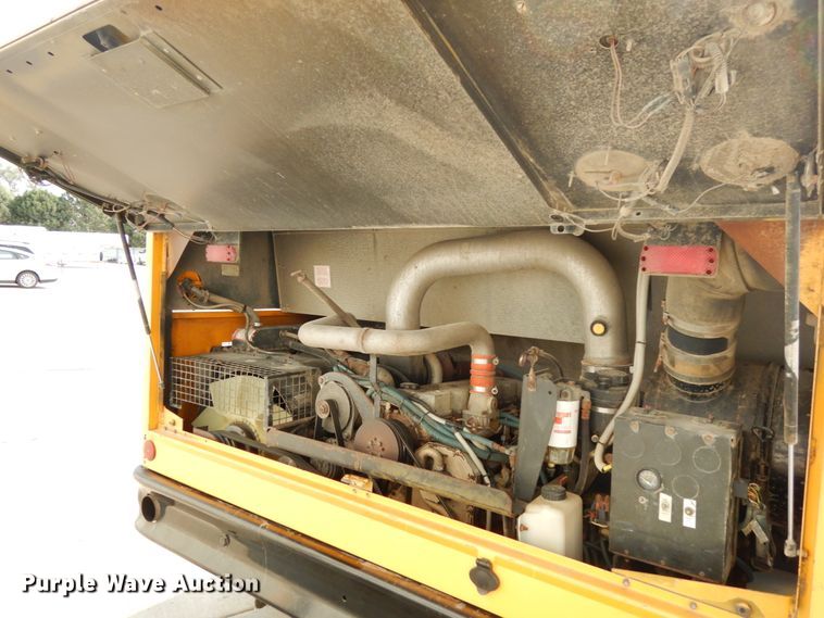 image for item DH6645 2003 Thomas Built Saf-T-Liner  school bus