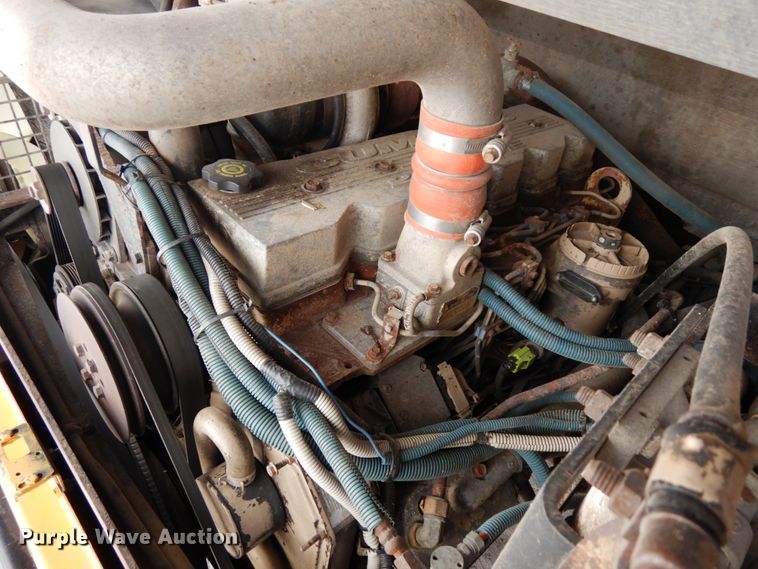 image for item DH6645 2003 Thomas Built Saf-T-Liner  school bus