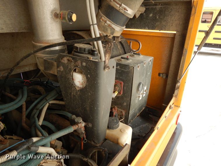 image for item DH6645 2003 Thomas Built Saf-T-Liner  school bus