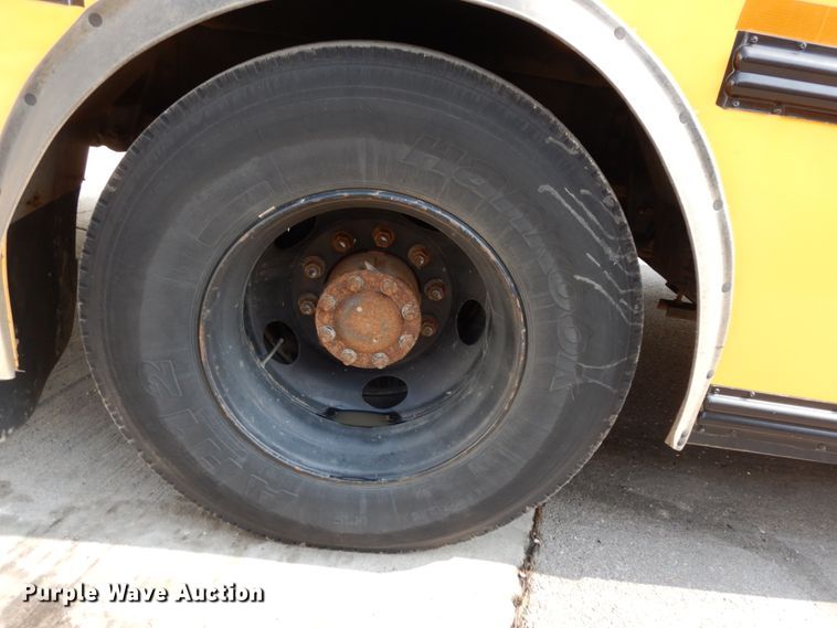 image for item DH6645 2003 Thomas Built Saf-T-Liner  school bus