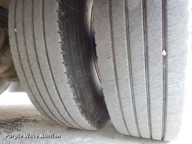 image for item DH6645 2003 Thomas Built Saf-T-Liner  school bus