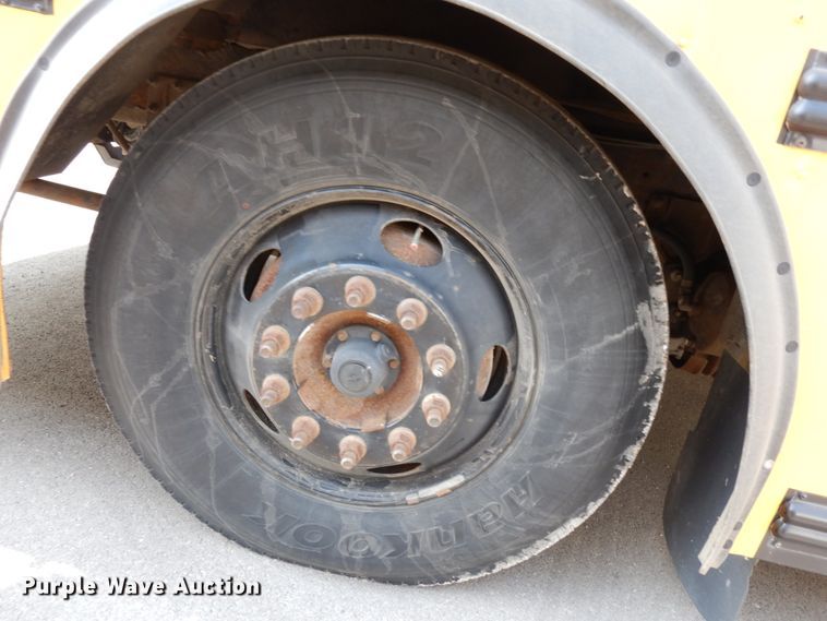 image for item DH6645 2003 Thomas Built Saf-T-Liner  school bus