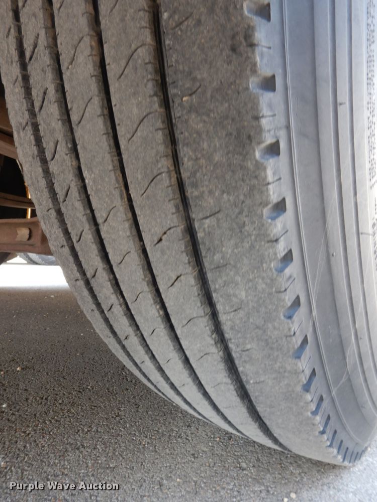 image for item DH6645 2003 Thomas Built Saf-T-Liner  school bus