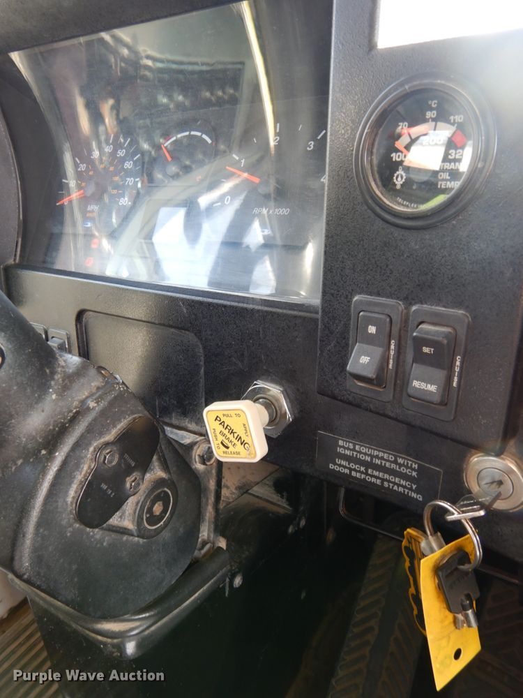 image for item DH6646 1999 Blue Bird TC2000  school bus