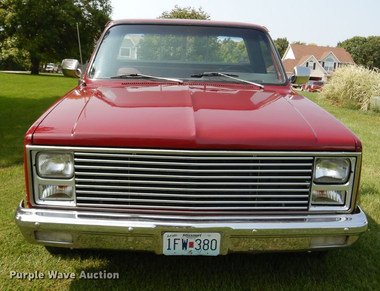 image for item DH7010 1981 GMC C1500  pickup truck