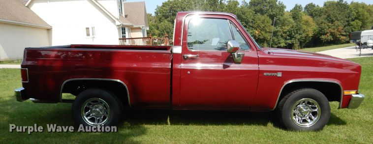 image for item DH7010 1981 GMC C1500  pickup truck