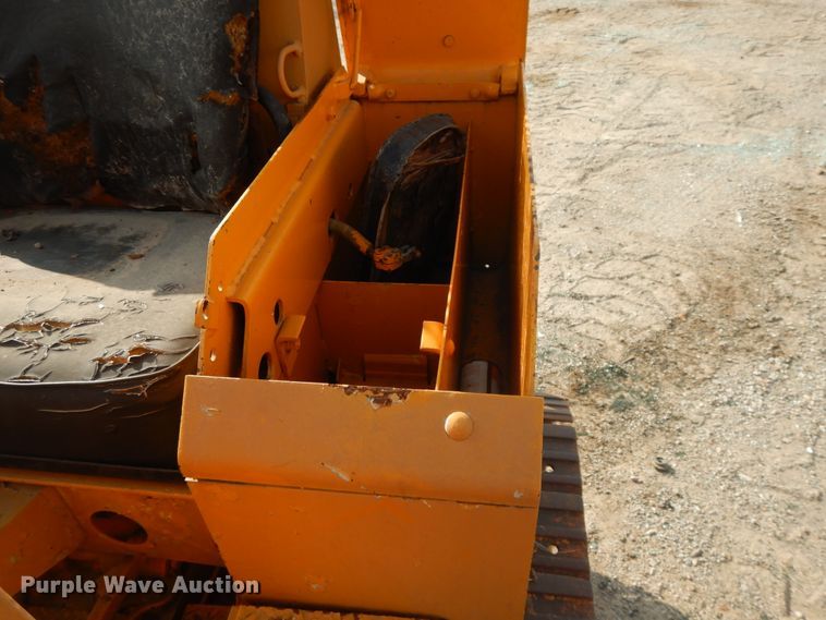 image for item DI7695 John Deere 350  track loader