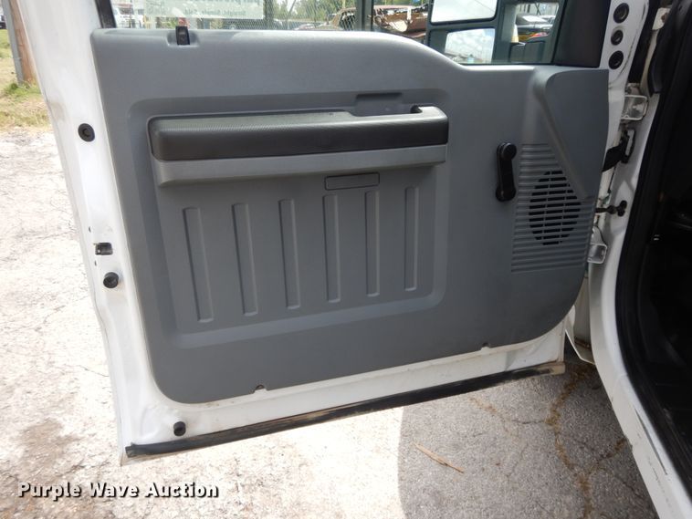 image for item DI7709 2013 Ford F550 Super Duty  flatbed truck