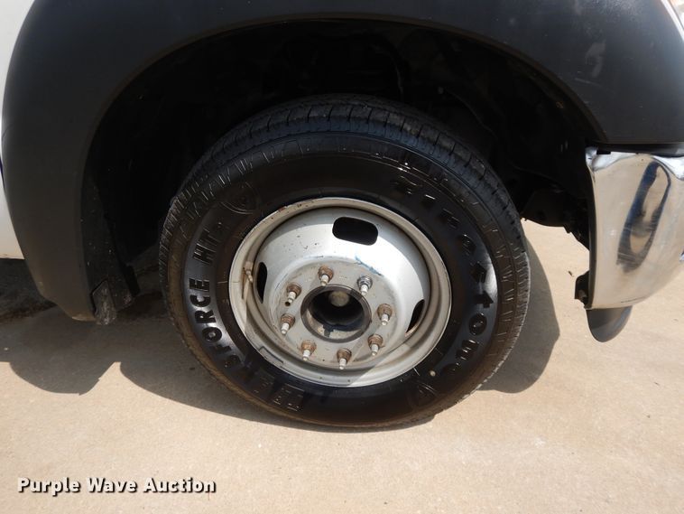 image for item DI7709 2013 Ford F550 Super Duty  flatbed truck