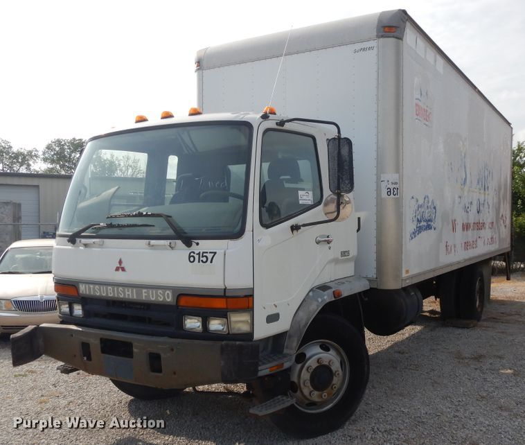 image for item DI7717 2001 Mitsubishi FUSO  box truck