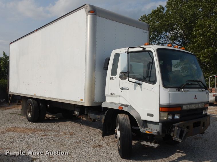 image for item DI7717 2001 Mitsubishi FUSO  box truck