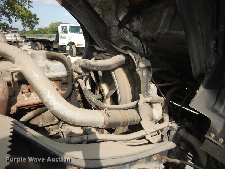 image for item DI7717 2001 Mitsubishi FUSO  box truck