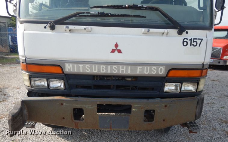 image for item DI7717 2001 Mitsubishi FUSO  box truck
