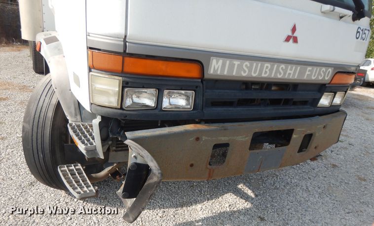 image for item DI7717 2001 Mitsubishi FUSO  box truck