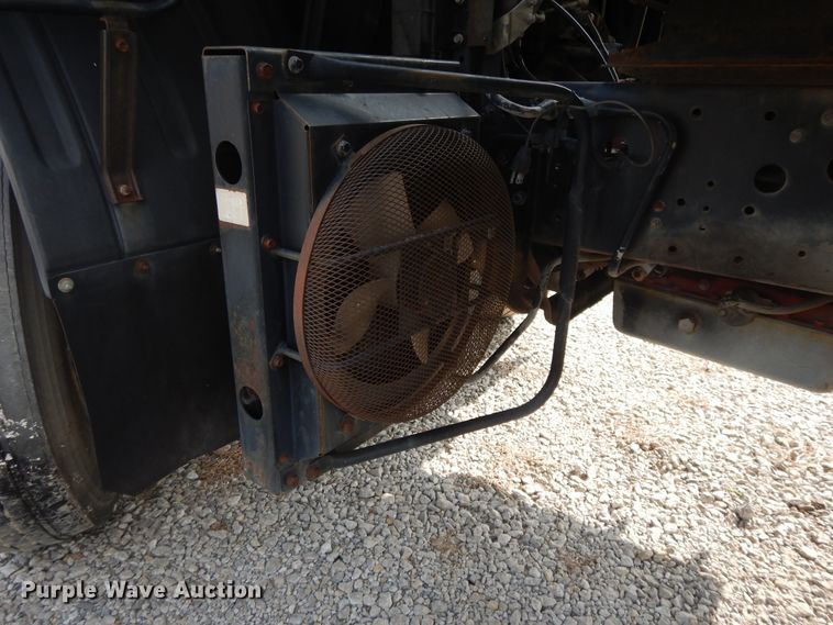 image for item DI7717 2001 Mitsubishi FUSO  box truck