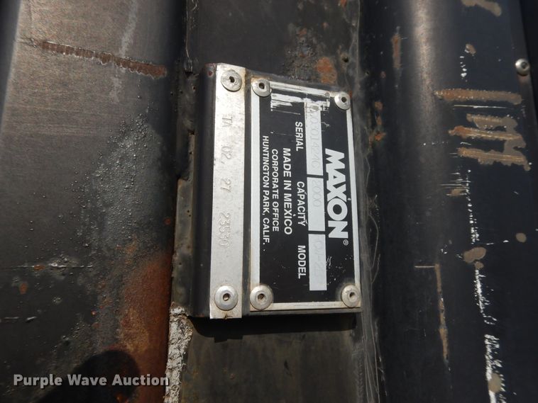 image for item DI7717 2001 Mitsubishi FUSO  box truck