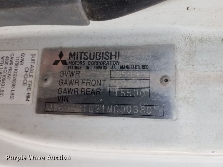 image for item DI7717 2001 Mitsubishi FUSO  box truck