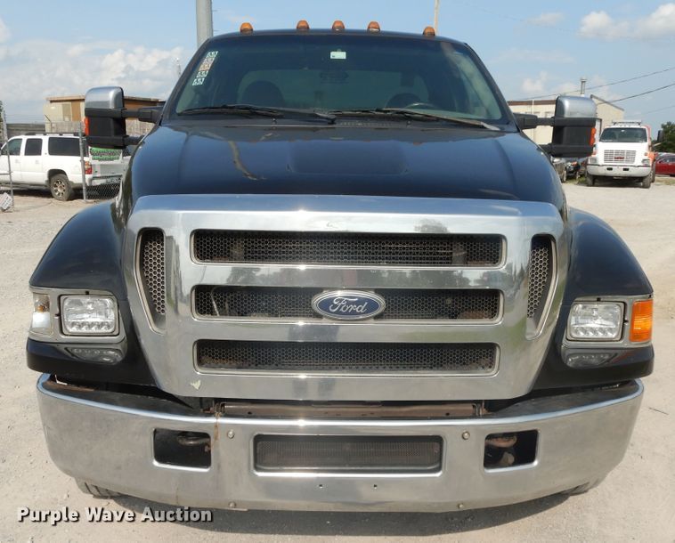 image for item DI7718 2006 Ford F650 Super Duty  rollback truck