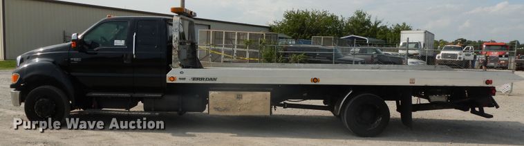 image for item DI7718 2006 Ford F650 Super Duty  rollback truck