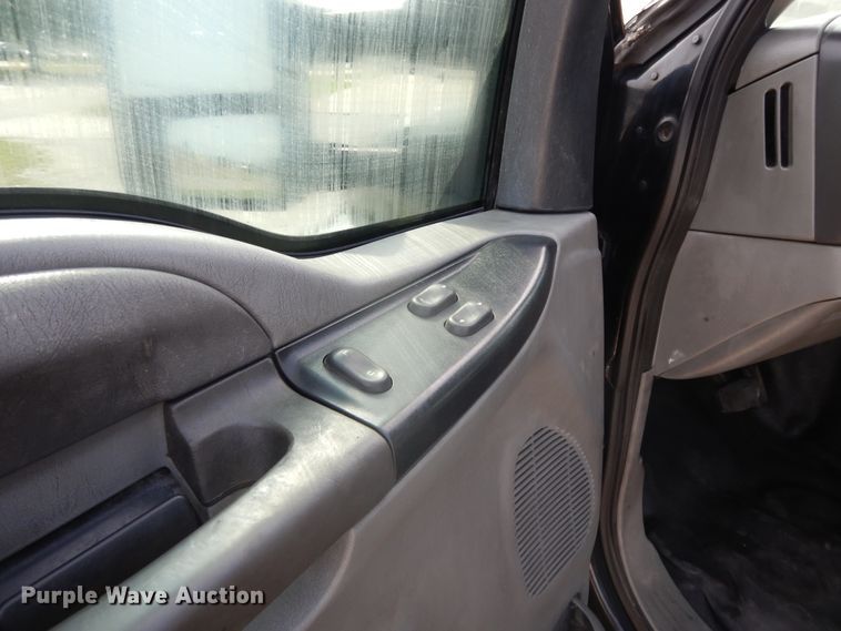 image for item DI7718 2006 Ford F650 Super Duty  rollback truck