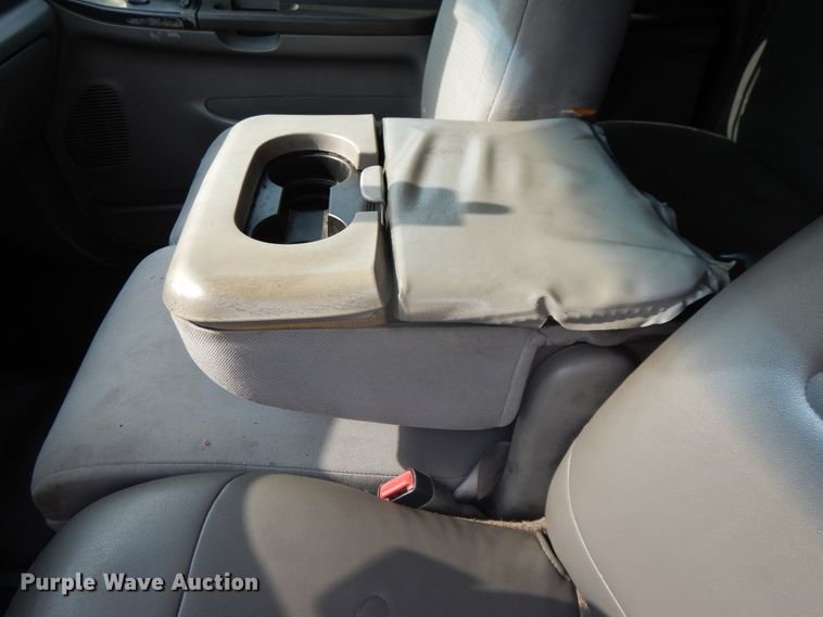 image for item DI7718 2006 Ford F650 Super Duty  rollback truck