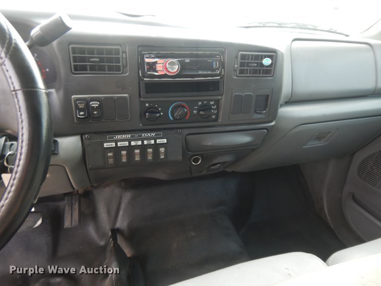 image for item DI7718 2006 Ford F650 Super Duty  rollback truck